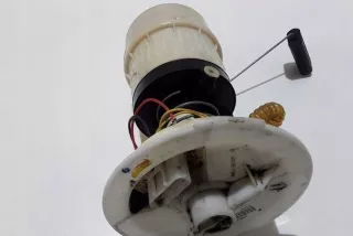 3N619H307 Насос топливный Mazda 121 3 Арт e13087859, вид 2