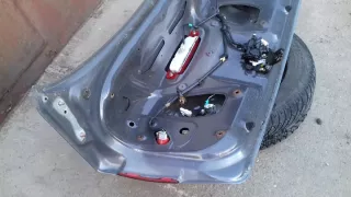  Крышка багажника (дверь 3-5) Mazda 3 BK Арт e12065717, вид 9