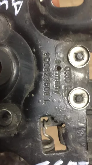 8D0823509 Замок капота Audi A4 B5 Арт 9693, вид 3