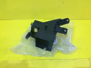 82672-48040 Крышка блока реле Lexus RX 2 Арт MA21329