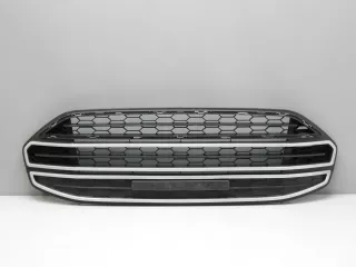  Решетка в бампер центральная Ford EcoSport Арт smt10073965, вид 1