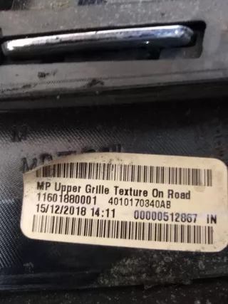 11601880001,4010170340AB Решетка радиатора Jeep Compass 2 Арт 14317