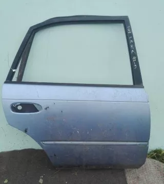  уплотнитель двери Toyota Corolla E100 Арт 2002647-6