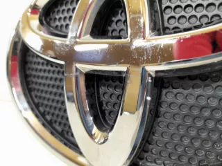 75301-60060 эмблема Toyota Land Cruiser Prado 150 Арт VZ157220, вид 4