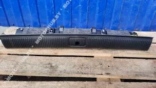 8V4863471H Накладка внутренняя на заднюю панель кузова Audi A3 8V Арт 00037364, вид 1