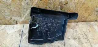  Крышка блока предохранителей Ford Fiesta 6 Арт 00021450, вид 2