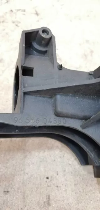 9655604380 Кронштейн топливного фильтра Ford Fusion 1 1.4л TDCi Арт 00009816, вид 4