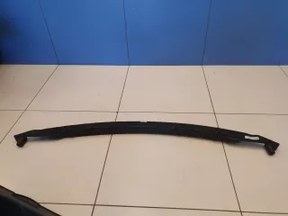7L6807863B Направляющая заднего бампера центральная Volkswagen Touareg 2 Арт ZAP245115, вид 1