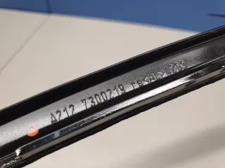 A2127300219 Направляющая стекла задней правой двери Mercedes E W212 Арт ZAP255095, вид 2