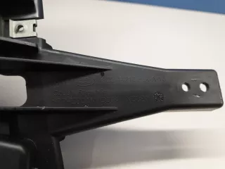 J9C15132LML Кронштейн спойлера двери багажника Jaguar E-PACE Арт Z223826, вид 3
