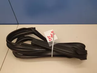 KD5358605L Уплотнитель стекла передней правой двери Mazda CX-5 1 Арт Z264730