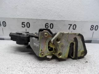  Замок двери задней левой Mitsubishi Pajero 3 Арт 00184042