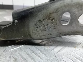 4E0823302E Петля капота правая Audi A8 D3 (S8) Арт 00165873, вид 2