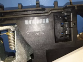 A1647601734 Кронштейн ручки двери передней левой Mercedes ML W164 Арт ZAP222993, вид 3