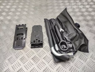 artSAU32364 Набор инструментов штатный Audi Q5 2 Арт SAU32364