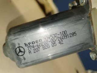 A2078200542 Моторчик стеклоподъёмника передний правый Mercedes AMG GT c190 Арт ZAP283364, вид 4