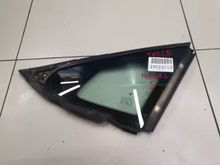 105182199A Стекло кузовное заднее правое глухое Tesla model S Арт Z283837, вид 1