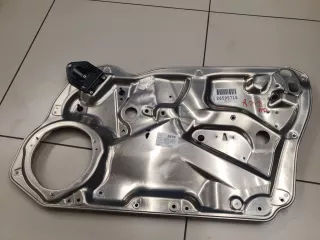 A2187200479 Кронштейн стеклоподъемника передней правой двери Mercedes CLS C218 Арт Z284971, вид 1