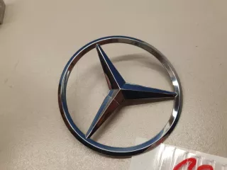 A2058174500 Эмблема крышки багажника Mercedes C W205 Арт ZAP288001, вид 1