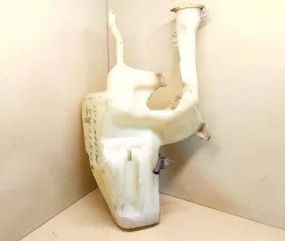 Бачок омывателя Mitsubishi Carisma 1999г.  - Фото 2