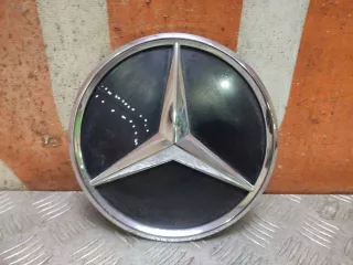 A2058806406, A0008881000 кронштейн эмблемы Mercedes C W205 Арт AR229937, вид 1