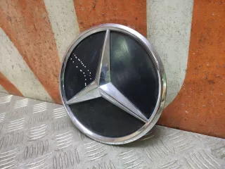 A2058806406, A0008881000 кронштейн эмблемы Mercedes C W205 Арт AR229937, вид 2