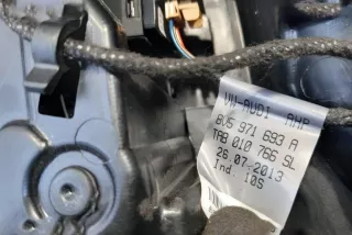 8V5867306, 8V5971693A , art3377589 Обшивка двери задней правой (дверная карта) Audi A3 8V Арт 3377589, вид 2