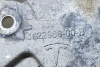 1122968-00-B , art4909887 Кронштейн компрессора кондиционера Tesla model 3 Арт 4909887, вид 6