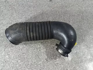 8D0129615K Патрубок воздушного фильтра Volkswagen Passat B5 Арт 46023050438_1, вид 1