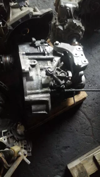 KXX,KXX КПП механическая (МКПП) Volkswagen Passat B6 Арт EM32-40-256, вид 2