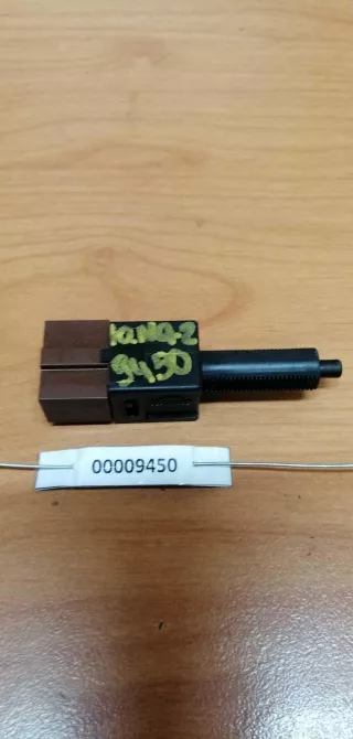  Выключатель концевой (концевик) Nissan Qashqai 1  Арт 00009450, вид 1