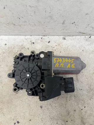 4B0959802E Моторчик переднего правого стеклоподъемника Audi A6 C5 (S6,RS6) Арт 5743445, вид 1