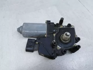 4B0959802E Моторчик переднего правого стеклоподъемника Audi A6 C5 (S6,RS6) Арт 6029189, вид 1