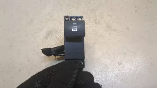 937001P900 Кнопка открытия дверей (бесключевой доступ) Kia Venga Арт 8423364, вид 1