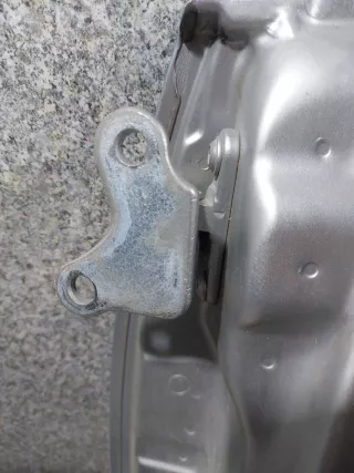  петля двери передней правой Mitsubishi Colt 6 Арт 46023053455