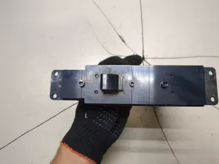 yu000263pva Кнопка стеклоподъемника переднего левого Land Rover Range Rover 3 Арт 8391129