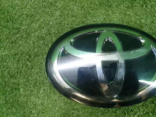 9097502160 Эмблема решетки радиатора Toyota Camry XV70 Арт 0000005257515, вид 5