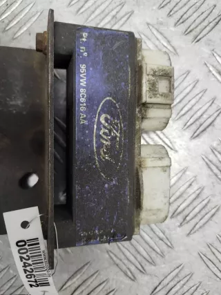 95VW8C616AA Блок управления вентиляторами Ford Galaxy 1 restailing Арт 00242672