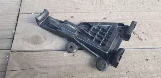 8A0807284 Кронштейн крепления бампера переднего Audi 80 B4 Арт M4341-0009