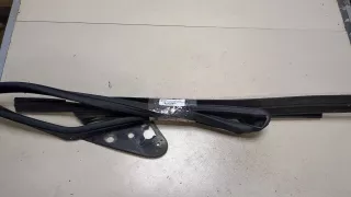 1Z0837432B Молдинг (накладка) двери передней правой Skoda Octavia A5 Арт 8534437, вид 1