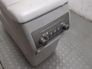 5881048461B0 Консоль салона (кулисная часть) Toyota Highlander 2 Арт 8589160, вид 2