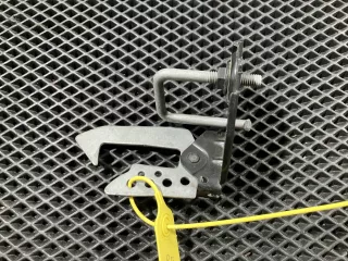 51237183763,7183763 Замок капота BMW Z4 E89 Арт 00533797_1, вид 2