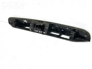 05113252ab, 05113177ab, sr7936p , artAIR30749 Накладка подсветки номера Chrysler Town Country 5 Арт AIR30749, вид 11