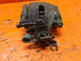   Суппорт задний правый Mitsubishi Carisma Арт 1009883, вид 3