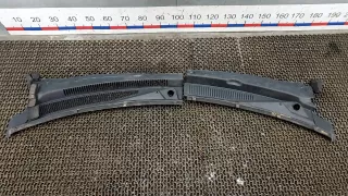  Накладка декоративная (жабо, дождевик) Jeep Grand Cherokee III (WK) Арт UBR11QU01, вид 2