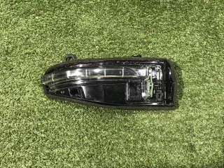 84150726 Указатель поворота в зеркало правый Chevrolet Camaro 6 Арт 0000006060947, вид 1