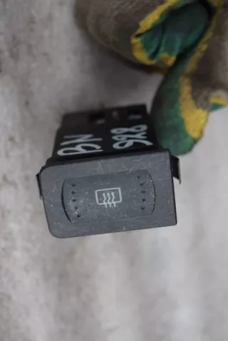 1J0959621G Кнопка подогрева заднего стекла Volkswagen Golf 4 Арт BN928, вид 1