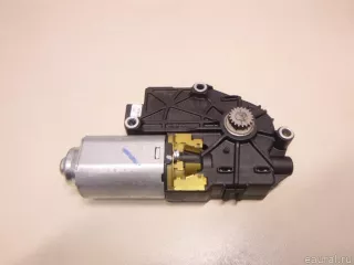 67617316535 Моторчик люка BMW 1 F20/F21 Арт E22608644, вид 2