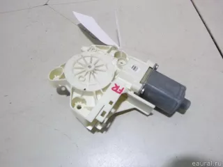 1776001 Ford Моторчик стеклоподъемника Ford Focus 2 restailing Арт E15009577