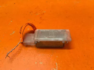 6L0947565  Фонарь салона (плафон) Volkswagen Touareg 1 Арт 01018694, вид 1